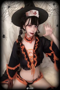 Weibo Coser Aoi “Halloween Little Devil” Photo Album