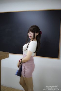 [Beauty Coser] “Teacher Who Wants to Be Dissatisfied” Photo Album