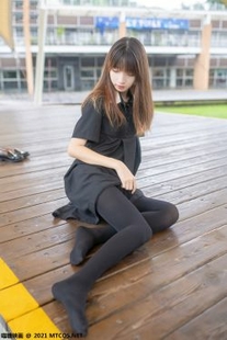 [喵糖电影] VOL.423 Black Dress Black Socks Photo Set