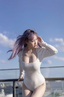 [Internet celebrity COSER photo] Anime blogger Mizuki with tail off – Rooftop set