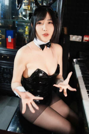 Cosplay 糖果果candy – 黑胶兔兔2 Set.01