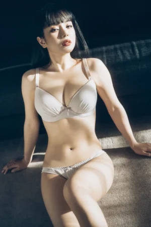 EIMI エイミ, デジタル写真集 「Undergarments」 Set.01